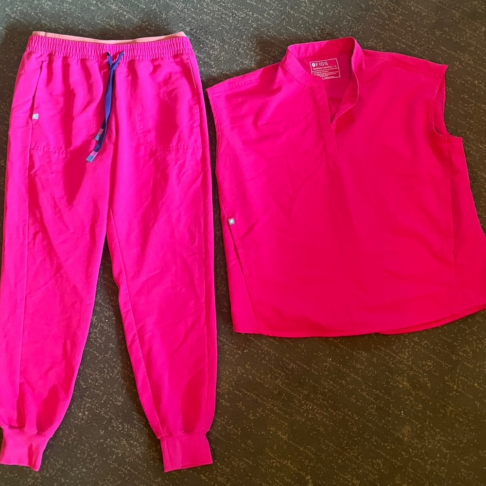 Figs Hot Pink Scrub Ensemble